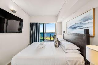 Iconic Swan River Retreat 1204K Cinema & City Sk - 6