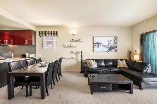 Executive Riverfront Retreat With Stunning Views - Perth - 5