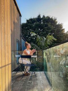 Romantic Retreat, Hot Tub, Glasshouse, Ensuite - Auckland - 1