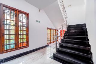 Super Townhouse City Center Ernakulam - Ernakulam - 0