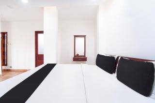 Super Townhouse City Center Ernakulam - Ernakulam - 8