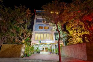 Treebo Royal Empire Indore - 9