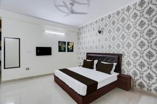 OYO Avs Hotel and restaurant - Noida - 0