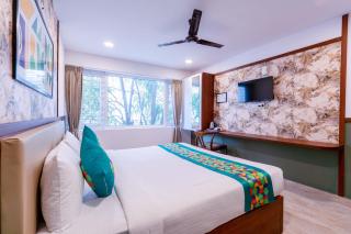Treebo Emirates Suites Indiranagar - Bangalore - 1