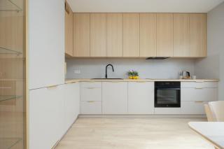 Spacious Apartment with Parking on Grochów by Noclegi Renters - Warsaw - 3