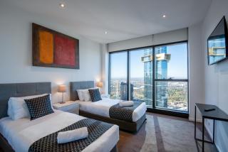 Modern 2B2B Apt with Stunning Views - Melbourne - 3