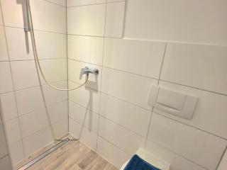 Schöne Monteurwohnung voll ausgestattet bis zu 4 Personen - Burgbrohl - 2