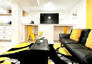 The Amber Retreat - Charming Basement Unit in Brooklyn Centre, Free Street Parking, 100MB WiFi & 7 Min to Downtown - Cleveland - 7