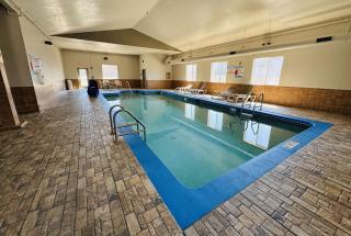Days Inn & Suites by Wyndham Cedar Rapids - Cedar Rapids - 6