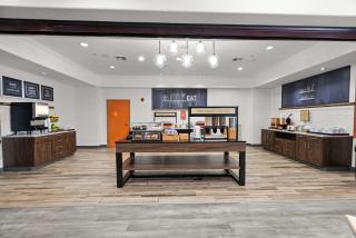 Hampton Inn Seguin - Seguin - 1