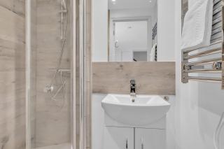 Central Snug with Patio By My Getaways - Worthing - 2