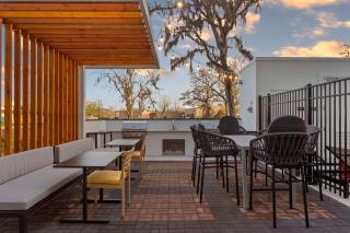 Home2 Suites By Hilton Lake Jackson - 4