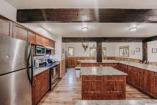 Mt Baker Lodging Cabin 3 is a Very large cabin on acreage - Deming - 3