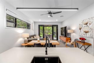 Modern Escape with shared Pool, Spa & Golf - Peregian Springs - 2