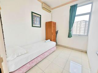 Large 3BR Apt Cikarang with Wi-Fi, Netflix, Gym - Jatirarangan - 1