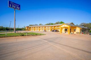 Regency Inn By OYO Rockdale TX - 6