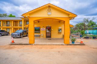 Regency Inn By OYO Rockdale TX - Rockdale - 3