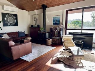 Tranquil Family Oceanview Pool Oasis Sleeps 6 - Ocean Shores - 2
