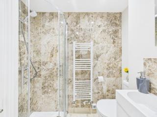 NEW No 1 Park Street by Signature Stays - 5 Bedroom House Central Cheltenham - Cheltenham - 2
