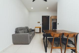 Green Haven The Gentle Nest 1BR 4pax w Balcony by Our Stay - Masai - 9