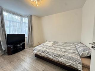 Belvedere Lodge - Spacious 6 Bedroom Retreat - Belvedere - 3