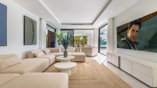 VACATION MARBELLA I Villa Martinica, Turquoise Heated Pool, Rooftop Hot Tub with Sea View, Cine Room, 5 min to the Beach - Estepona - 9