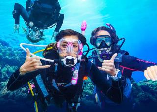 2 Units I 500m Award-Winning Beach I Memory Foam King Bed I AC Kitchen WiFi 7A8A - 1