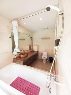 PalmA Private Villa - A Leafy Place in Mumbul Hill - 4