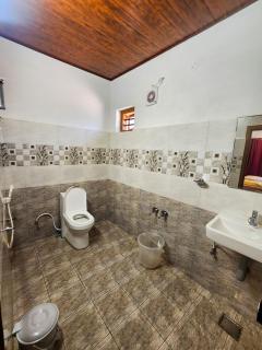 Celestial Heights Homestay - Kurchi - 2