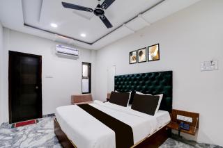 Super Hotel O Kamari Inn - Indore - 0