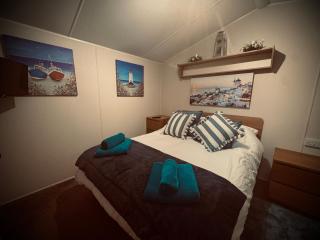 Cosy Quiet Caravan By The Sea - 6