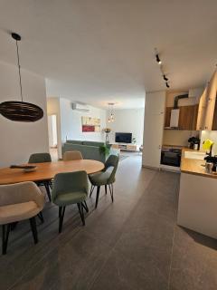 Seaview Apartment in Central Saranda - Sarandë - 4