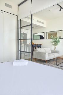 Fresh & Stylish 2br Living At Collective Tower 1 - 3