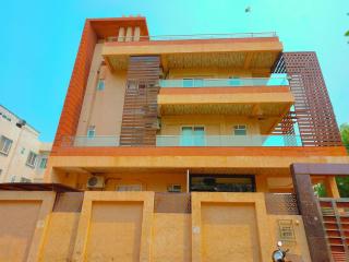 Hotel Aavasa Inn - Lucknow - 1