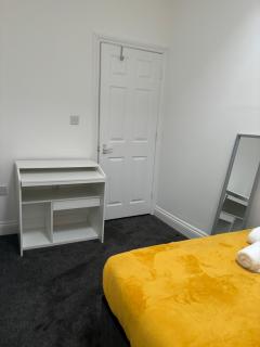 Modern Minimalist Apartment - 6