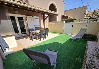 Jolie maison de vacances rénovée toute climatisée 6 couchages, 2 chambres mezzanine 100m de la plage residence LE VILLAGE DE LA MER LRVM88 - Portiragnes - 9