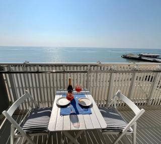 Stupenda vista mare, 10m dalla spiaggia, 8 piano e P privato - 9