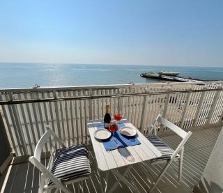 Stupenda vista mare, 10m dalla spiaggia, 8 piano e P privato - 0