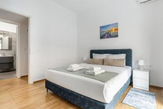 Cozyopolis - Timeless 3-BR Escape in Athens - Athen - 4