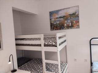 Apartment - Sleeps 8 - Pet friendly - Balcony - 3