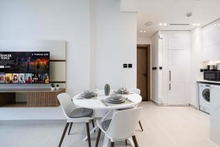 Cozy 1 BR with gym & pool just 15min to Dubai Marina - 4