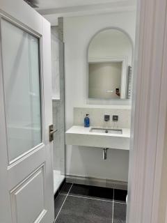 Stunning 2-bed, 2-bath Property In Central London - Londra - 2