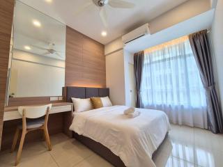 Modern Lux - Walking Distance to Mt Austin 6 Pax - 6