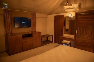 Prana Resorts and Banquets - - 5