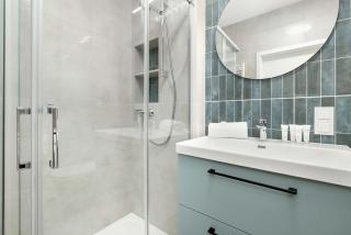Stylish Apartment with Balcony near Brzeźno Beach by Noclegi Renters - Danzig - 7