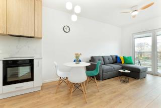 Stylish Apartment with Balcony near Brzeźno Beach by Noclegi Renters - Danzig - 6