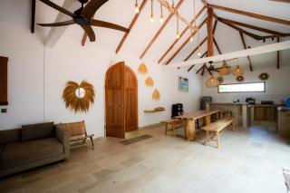 Lances right Surfhouse - 1