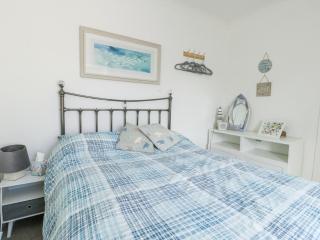 63 Kingsland Road - Holyhead - 2