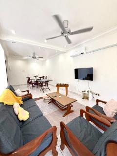 Double Storey 4 room - Walk to Jonker Street #9pax - 9
