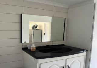Modern Studio with Pool, 5 mins from Beach - - 3